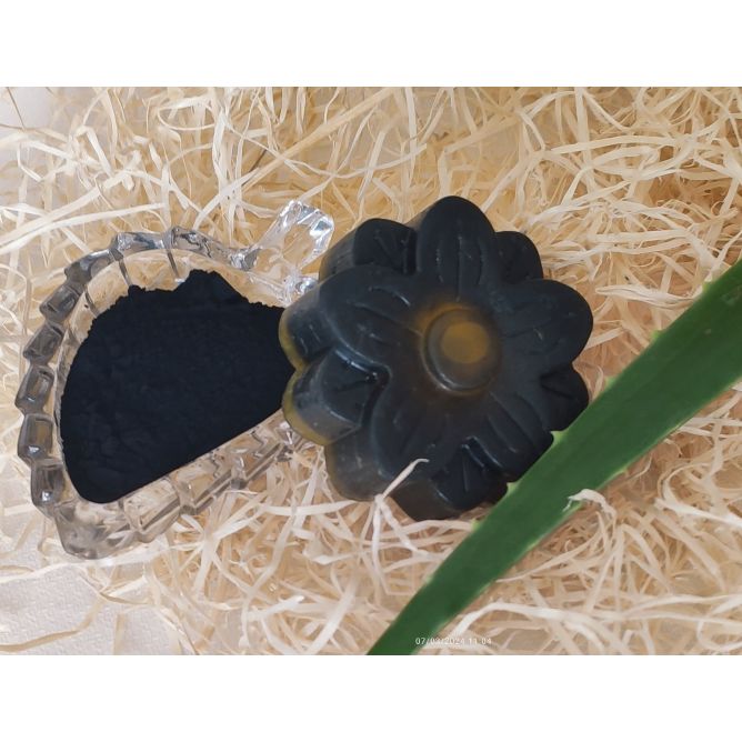 Jabón de Glicerina con Carbón Activado y Aloe Vera