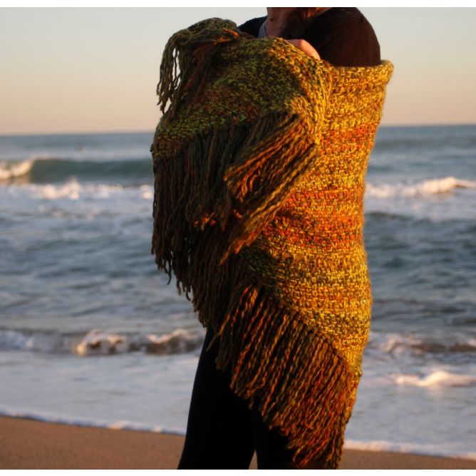 Chal de 100% lana teñido artesanalmente