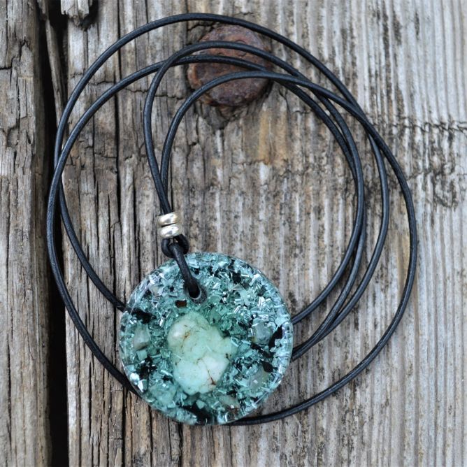 Precioso colgante orgonita azul mar 