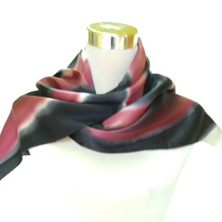 Bufanda de seda negra y burdeos pintada a mano, chal de satén para mujer, bufanda abstracta para regalo de mejor amiga, 12 x 52 pulgadas, hecha a pedido