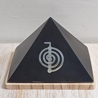 Orgonita ultraprotectora con figura sagrada del ojo de Ra