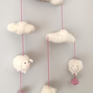 Móvil de Nubes y ovejas