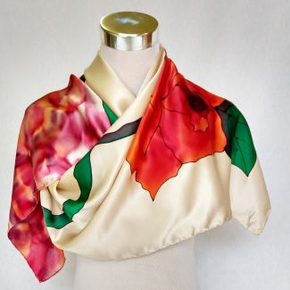 Elegante pañuelo de seda para bodas en color beige con un precioso estampado de flores rojas: ideal para mamás