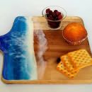 Tablas de Acacia pintadas en acrílico y resina epoxi.