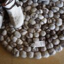 Alfombra de piedras de fieltro /Felt stone carpet