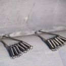 pendientes largos,pendientes originales,pendientes unicos,pendientes de acero, pendientes de color plata.