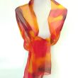 Bufanda de seda de gasa larga y vibrante: diseño abstracto ligero en rojo y amarillo 4